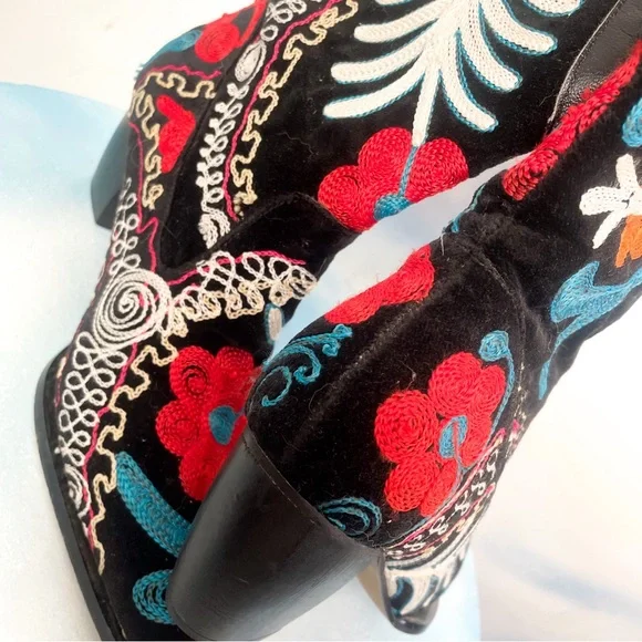 Julie Miles embroidered cowboy boot - Picture 11 of 11